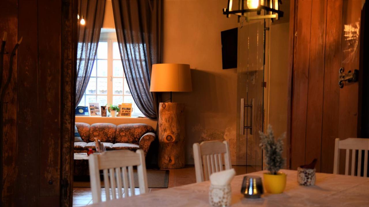 Mooste Moisa Linakoja Kuelalistemaja Hotell Exteriör bild